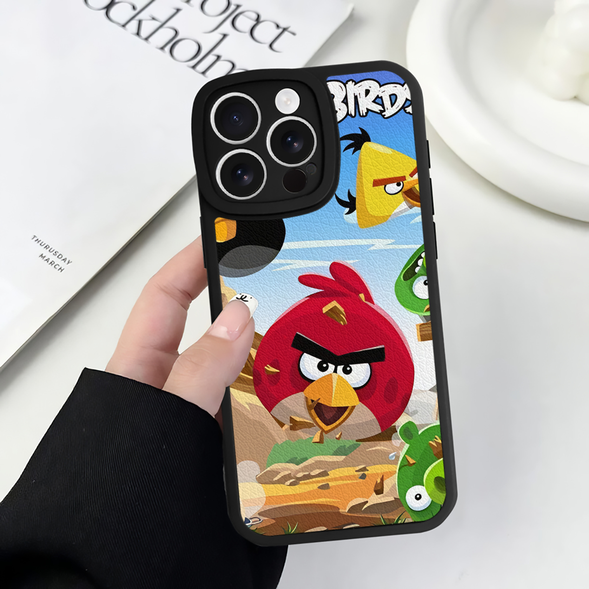 （画像用） Angry Birds アングリーバード 【iPhone 16シリーズ対応】シリコンスマホケース（レザー調） 材質：シリコン
